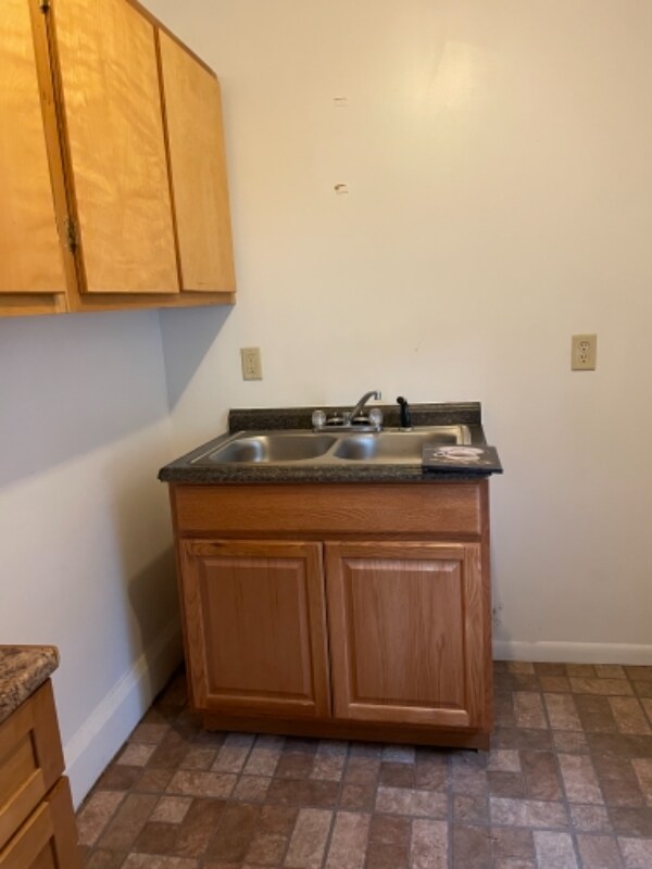 Photo - 328 Robbins Ave