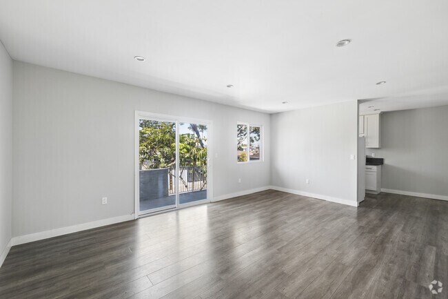 2BR, 1BA - 900SF - Living Room