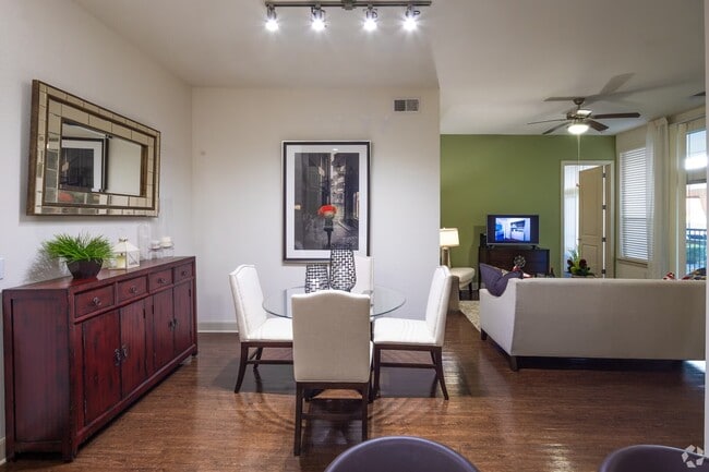 Photo - Now Leasing – Spacious Modern Apartments! Unidad DWT2