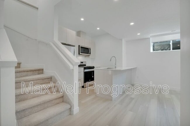 Photo - 13516-13115 115 Ave NW