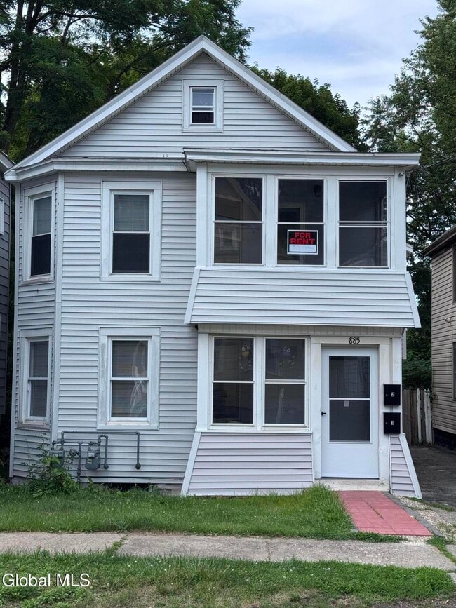 Building Photo - 885 Yorkston St Unit 2