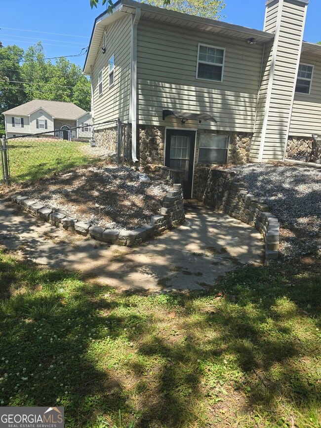 Building Photo - 110 Powder Springs St