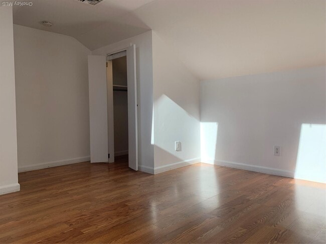 Photo - 14 Bayville Ave Unidad 4