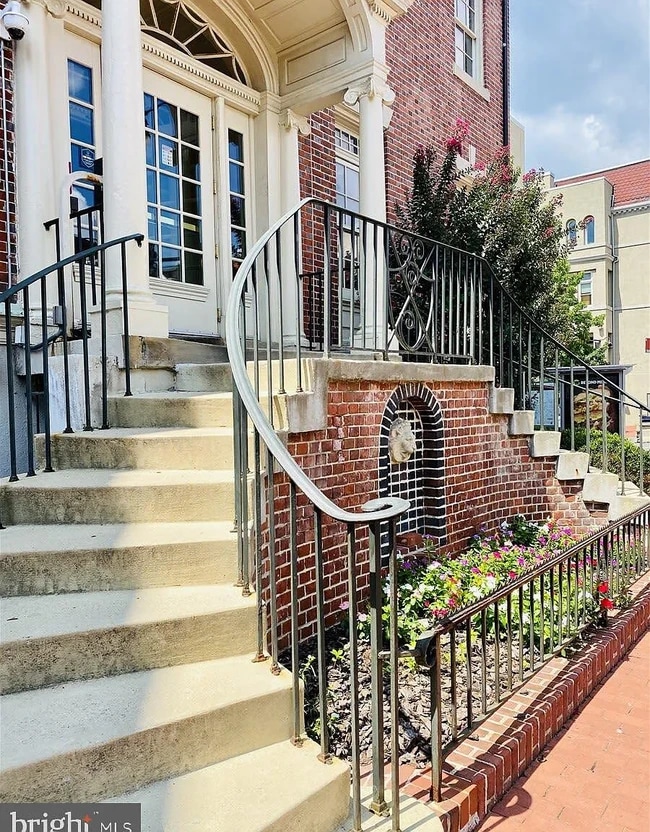 Photo - 1426 21st St NW Unit 405