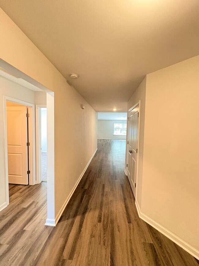 Photo - Welcome To Heritage New River Side