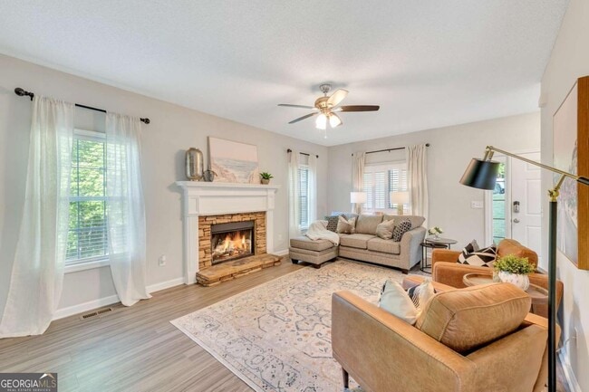 Photo - 19 Moonlight Dr SE