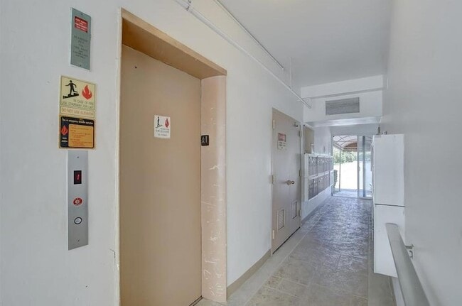 Photo - 3040 NE 16th Ave