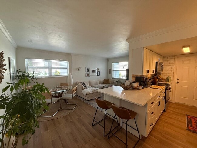 Building Photo - 801 Meridian Ave Unit 2D