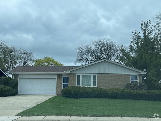 Building Photo - 207 April Ln Rental