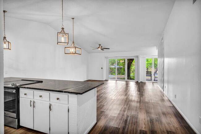 Photo - 100 Bay Point Dr