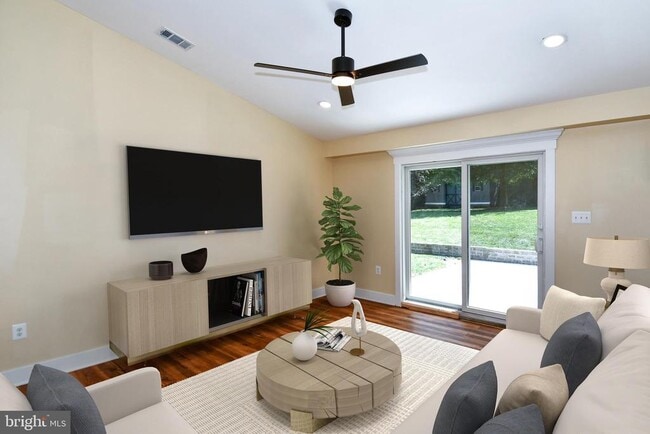 Photo - 5523 Halwis St