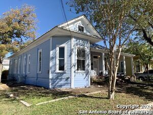 Building Photo - 203 Devine St Rental