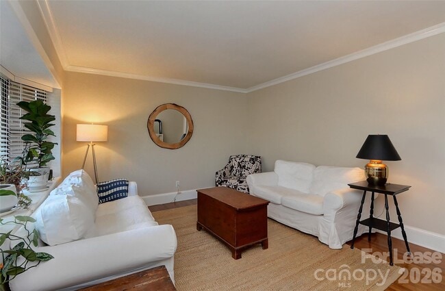 Photo - 1308 Mockingbird Ln