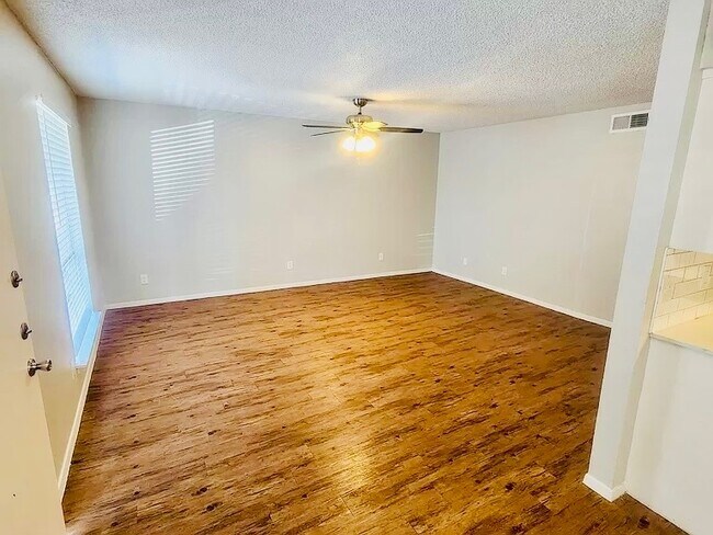 Photo - Maple Arms Apartments