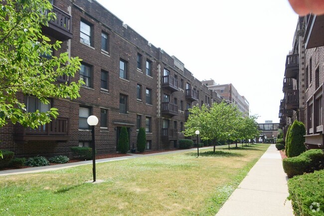 Building Photo - 3030 N Halsted St Unit B2 Rental