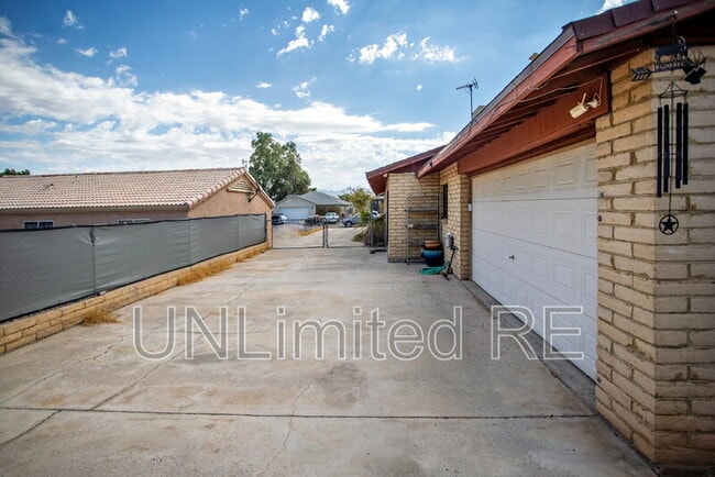 1385 Church Dr