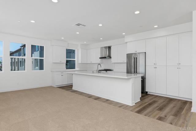 Photo - 6102 Village Way