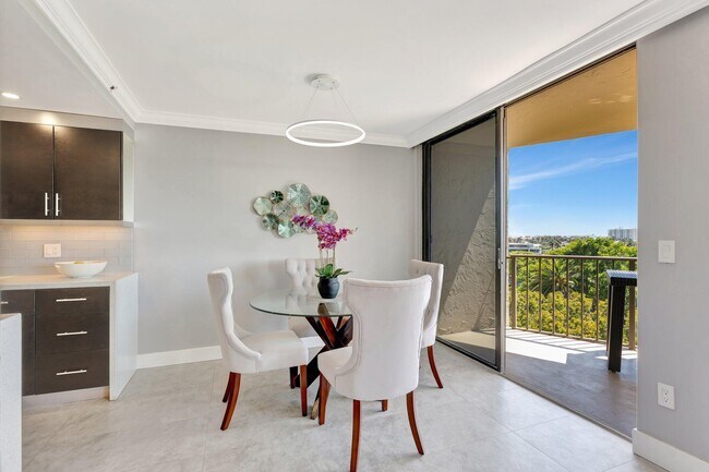 Photo - 859 Jeffery St Unit 7030