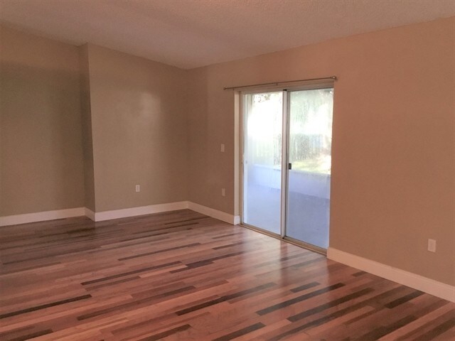 Photo - 1667 Vista Lake Cir