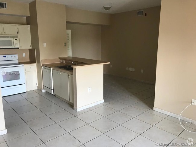 Building Photo - 7300 NW 114th Ave Unit 301 Rental