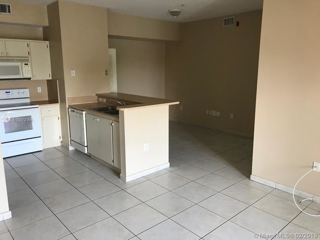Photo - 7300 NW 114th Ave Apartamentos Unidad 301