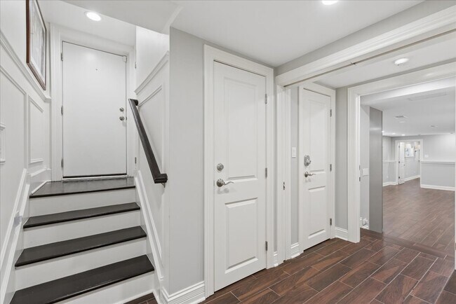 Photo - 1441 W Wolfram St