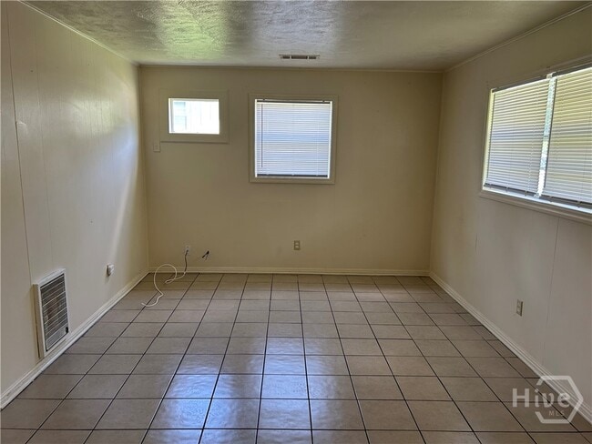 Photo - 130 Candler Ct