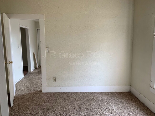 Photo - 1914 Webster Ave