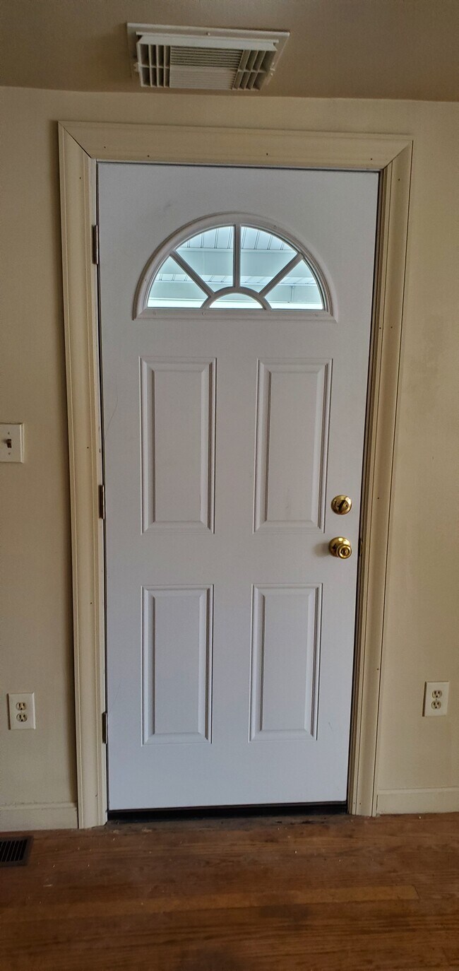 Front door - 410 Morton Ave Unit 410 Morton Ave