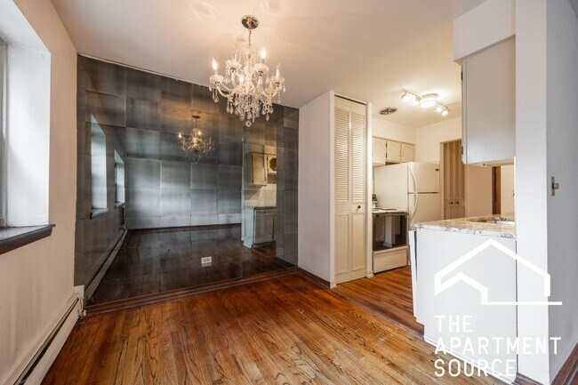 Building Photo - 420 W Aldine Ave