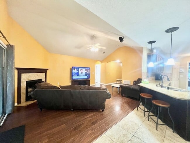 Photo - 655 County Line Rd