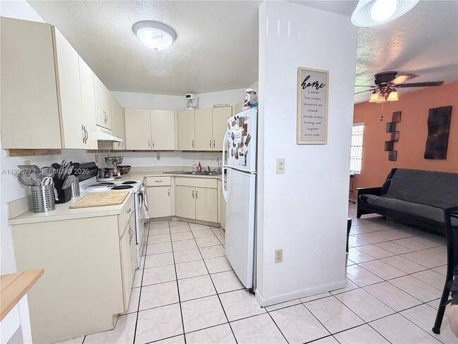 Photo - 954 NW 14th St