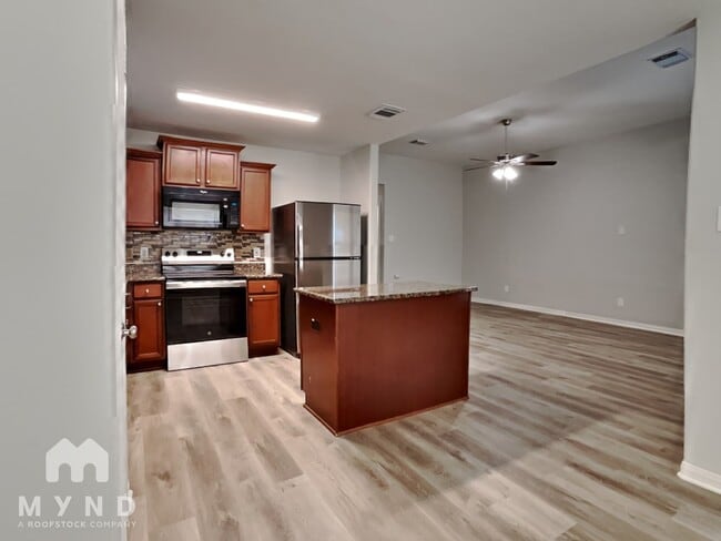 Photo - 6938 Orchid St
