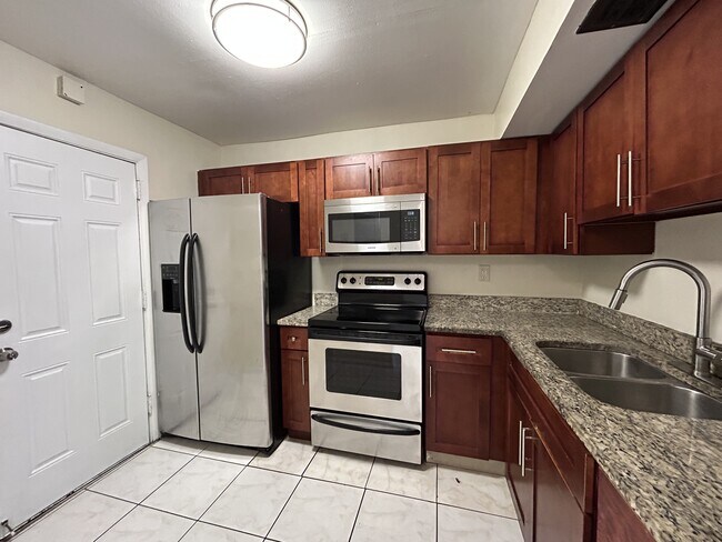 Building Photo - 3600 NW 21st St Rental