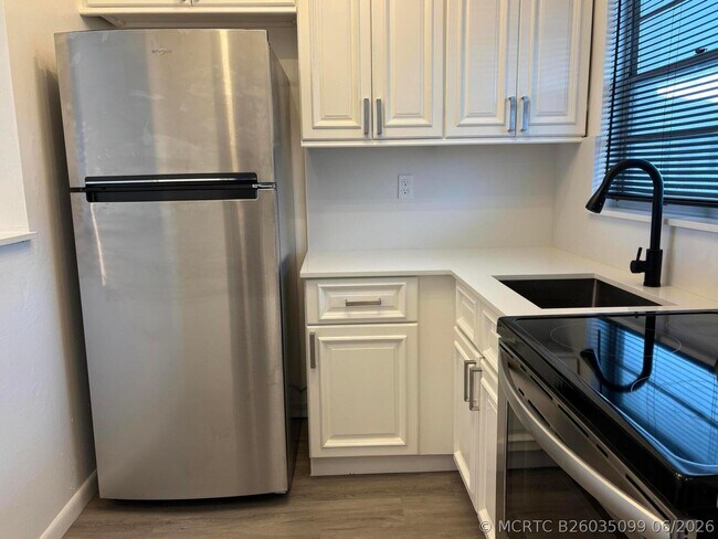 1112 Lake Terrace Unit 207