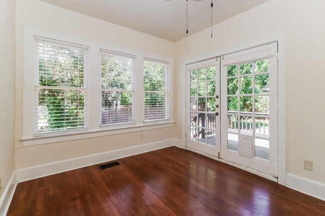 Photo - Rare opportunity!