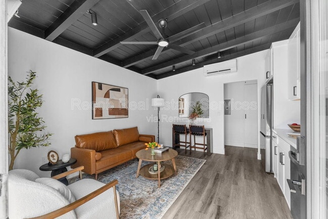 Building Photo - 2722 Nye St Unit 2