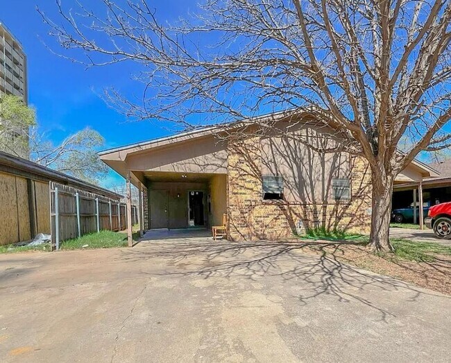Photo - 1608 28th St Apartment Unit B