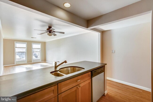 Photo - 115 N Lee St Unit BH304