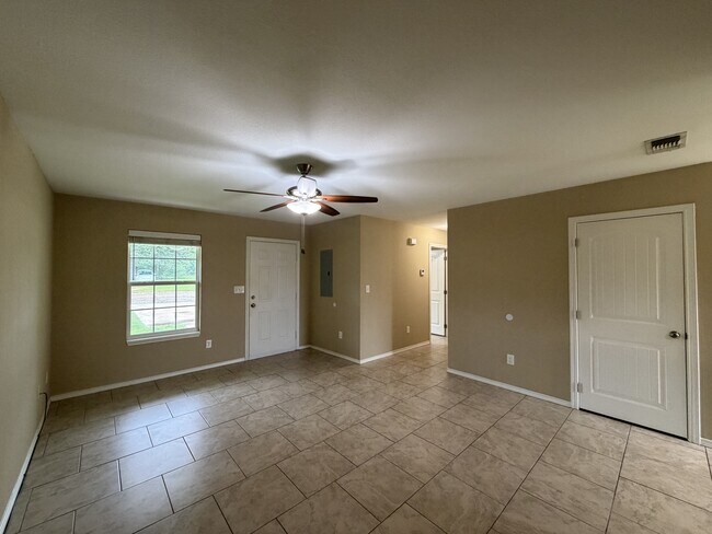 Photo - 1221 Kirby St