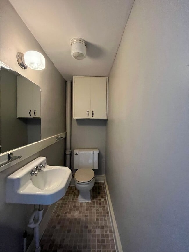 Photo - 219 W Main St Unit Apt 01