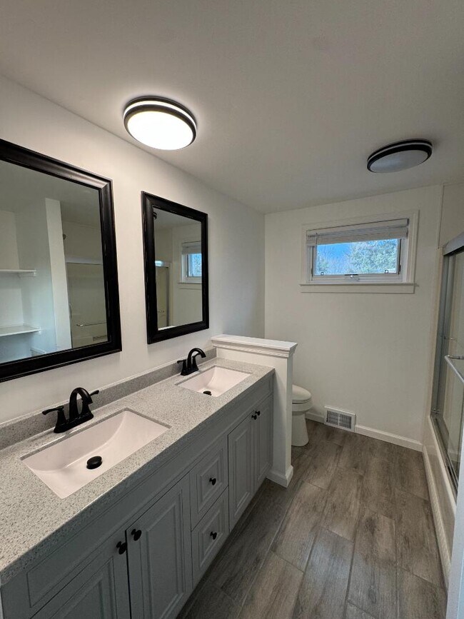 Photo - 8106 Warner Rd