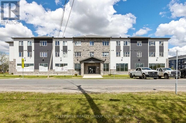 Photo - 979 N Russell Rd Unit 302