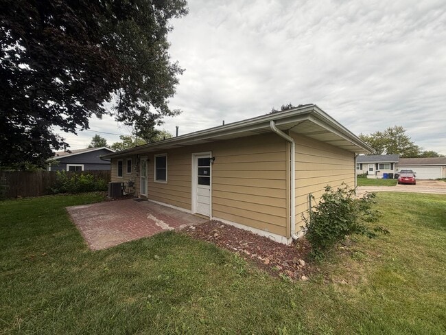 280 Owen St NW