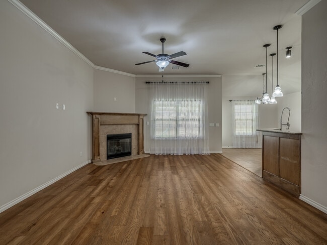 1208 Greenfield Ave