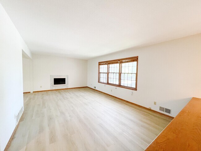 Photo - 1172 Highview Dr