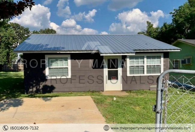 Building Photo - Ready, Set, Reddix! Rental