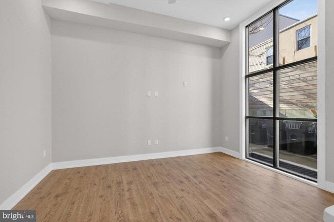 Photo - 2034 N Front St Unit 2