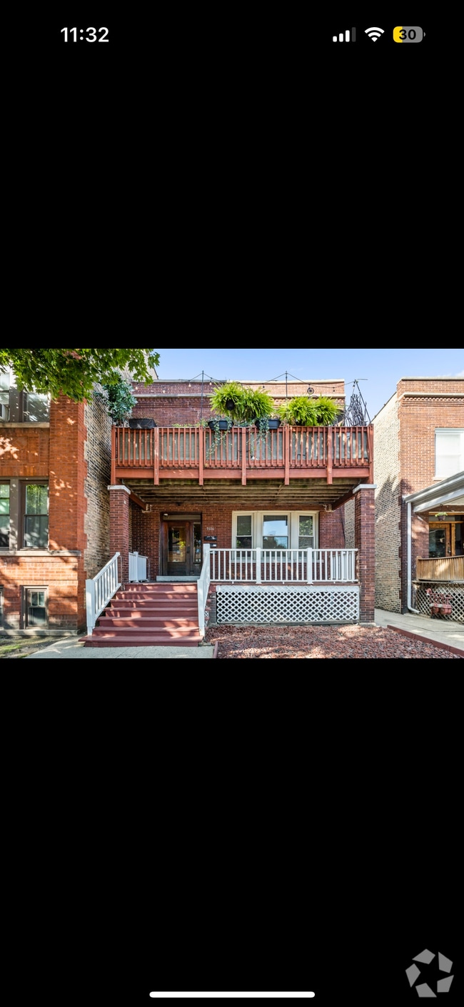 Building Photo - 1616 W Roscoe St Unit 1st Floor Rental