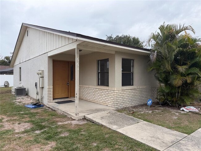 Photo - 664 Royalty Ct